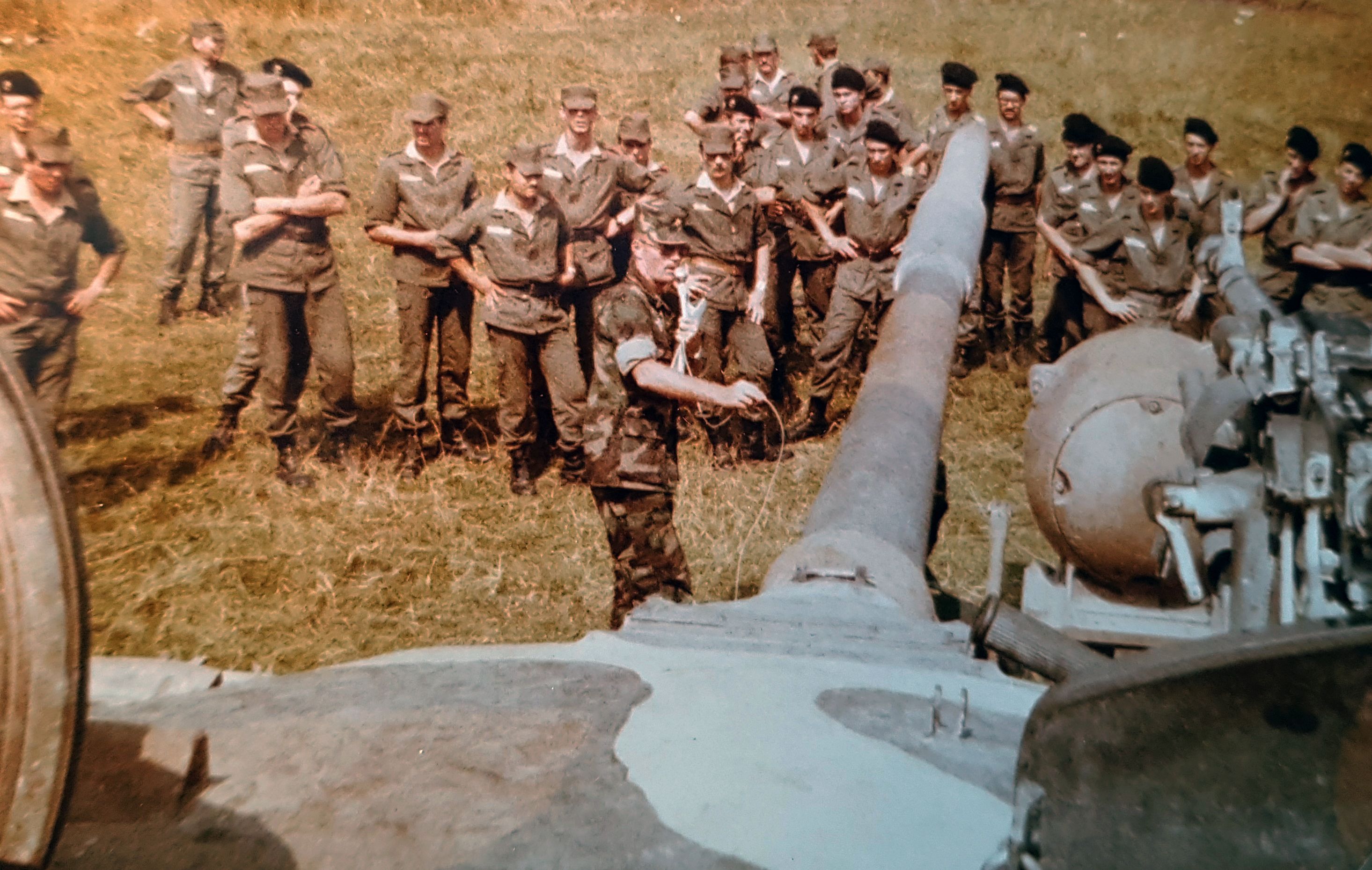 Démonstration de matériel soviétique, par des Américains, à l’attention de soldats de l’OTAN en 1982 sur le camp de Stetten Am Kalten Markt (alors en RFA). COL. JEAN MEYER